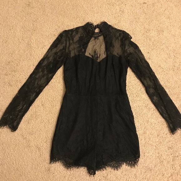 Lace romper - Picture 1 of 4